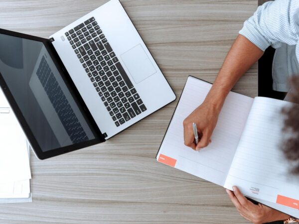 Building a Strong Employer Brand to Stand Out in a Competitive Market: A Guide for Employers