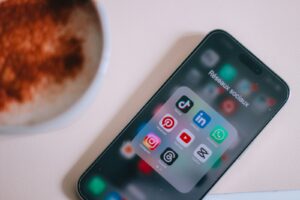 How to Create a Standout LinkedIn Profile for Malawian Professionals How to Create a Standout LinkedIn Profile for Malawian Professionals