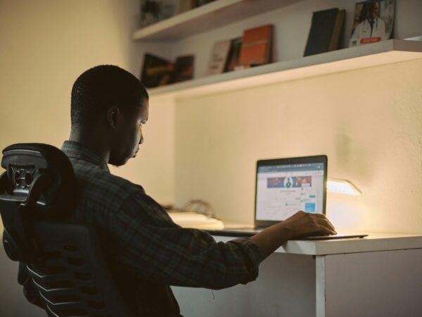 How to Ask Your Boss 11 Tough Questions at Work – Tips & Templates